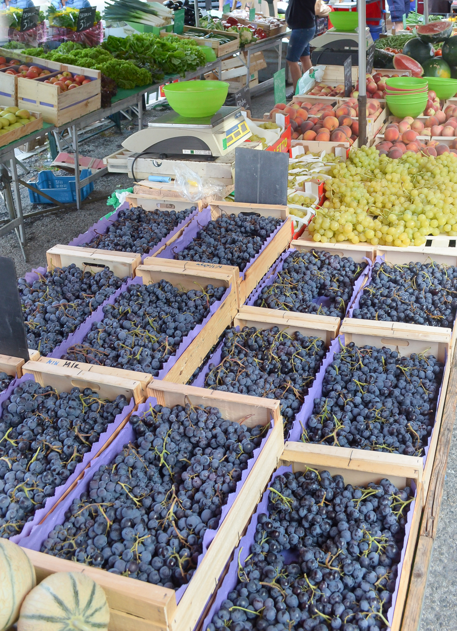 French Markets in Provence - Saint-Rรฉmy-de-Provence Market Photos