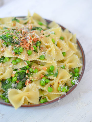 One Pot Peas + Pasta Dish - Easy Vegetarian Pasta Recipes