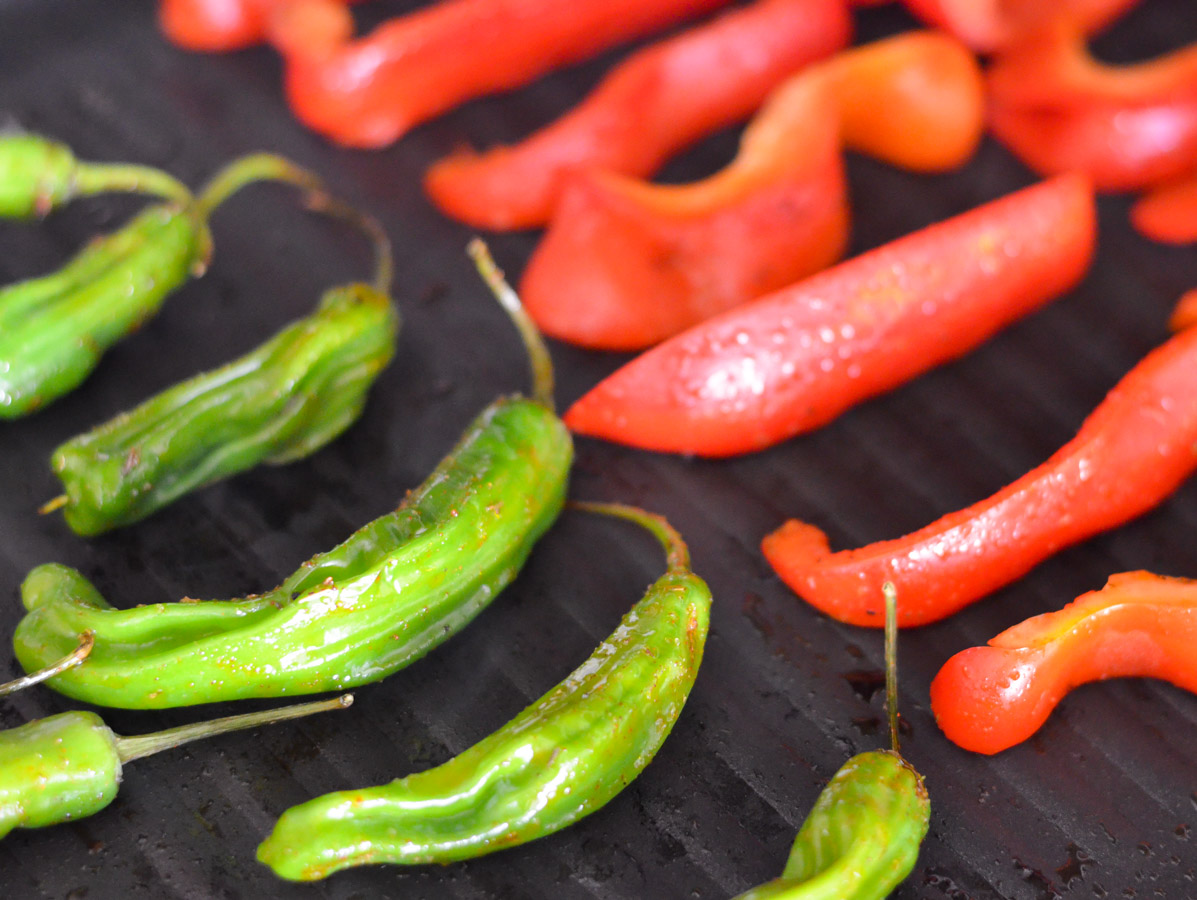 Bell & Shishito Peppers on Indoor Grill Pan - Grilling for vegan hors d'oeuvres