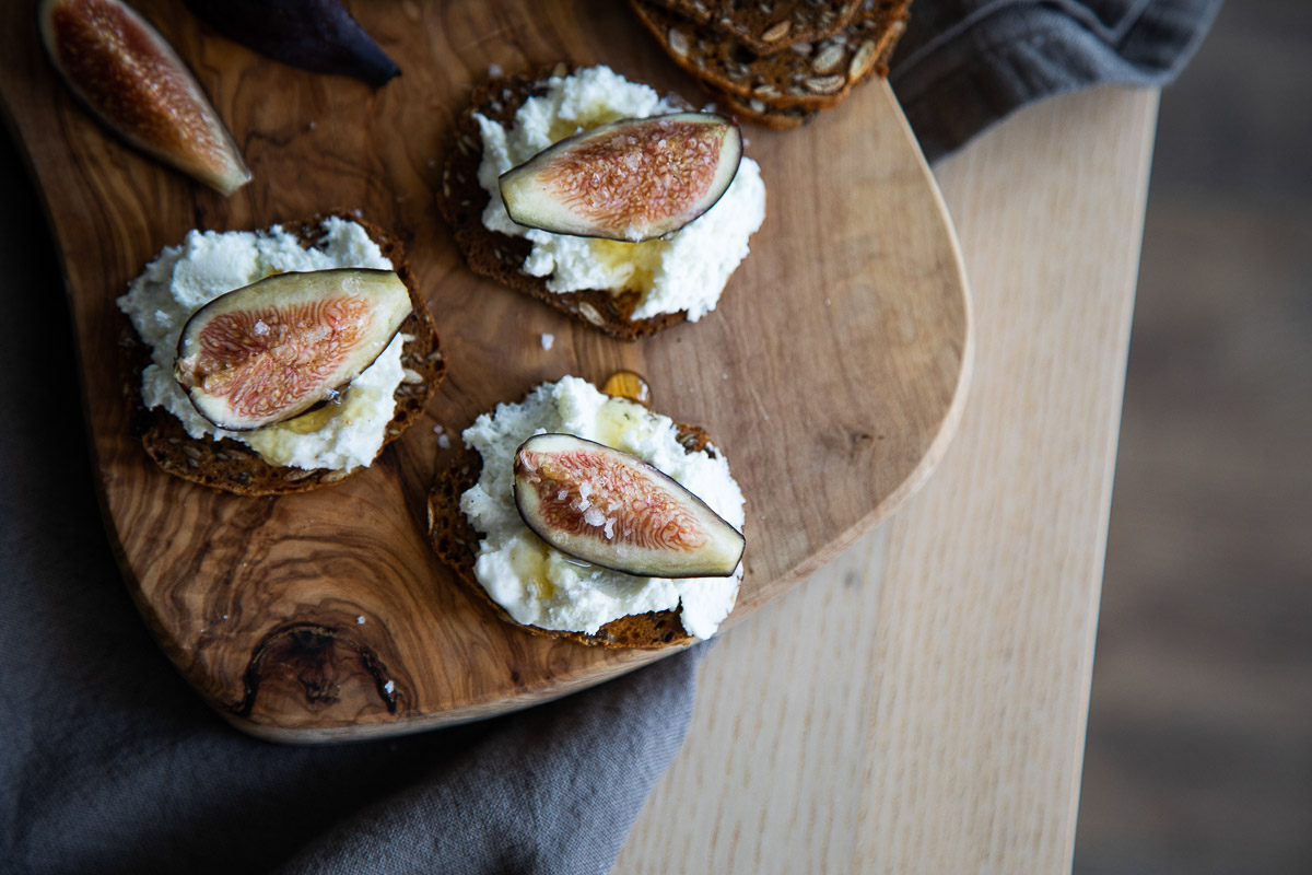 Goat Cheese & Fresh Fig Appetizer on Crackers