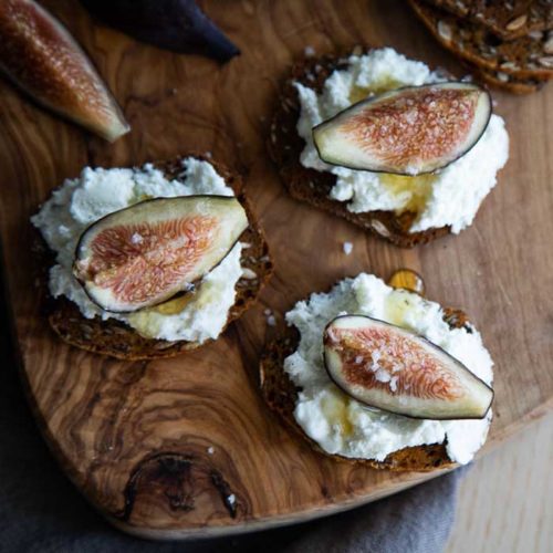 Fig Appetizer on Crackers