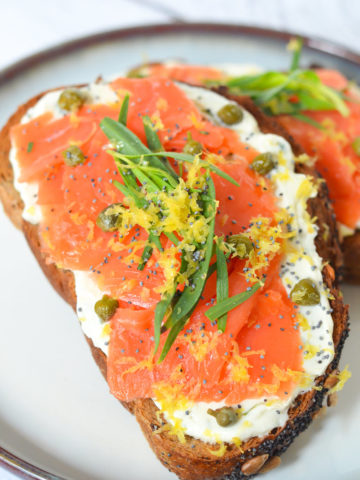 Easy Smoked Salmon Tartine - Lox and Goat Cheese Toasts