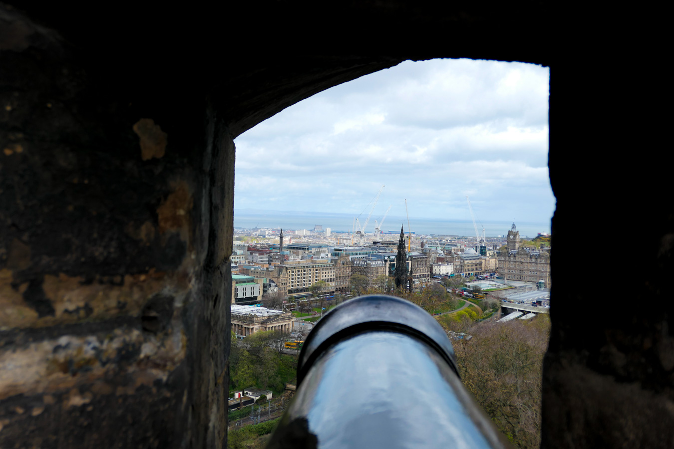 Scotland Castles + Palacess to Visit - Edinburgh Castle