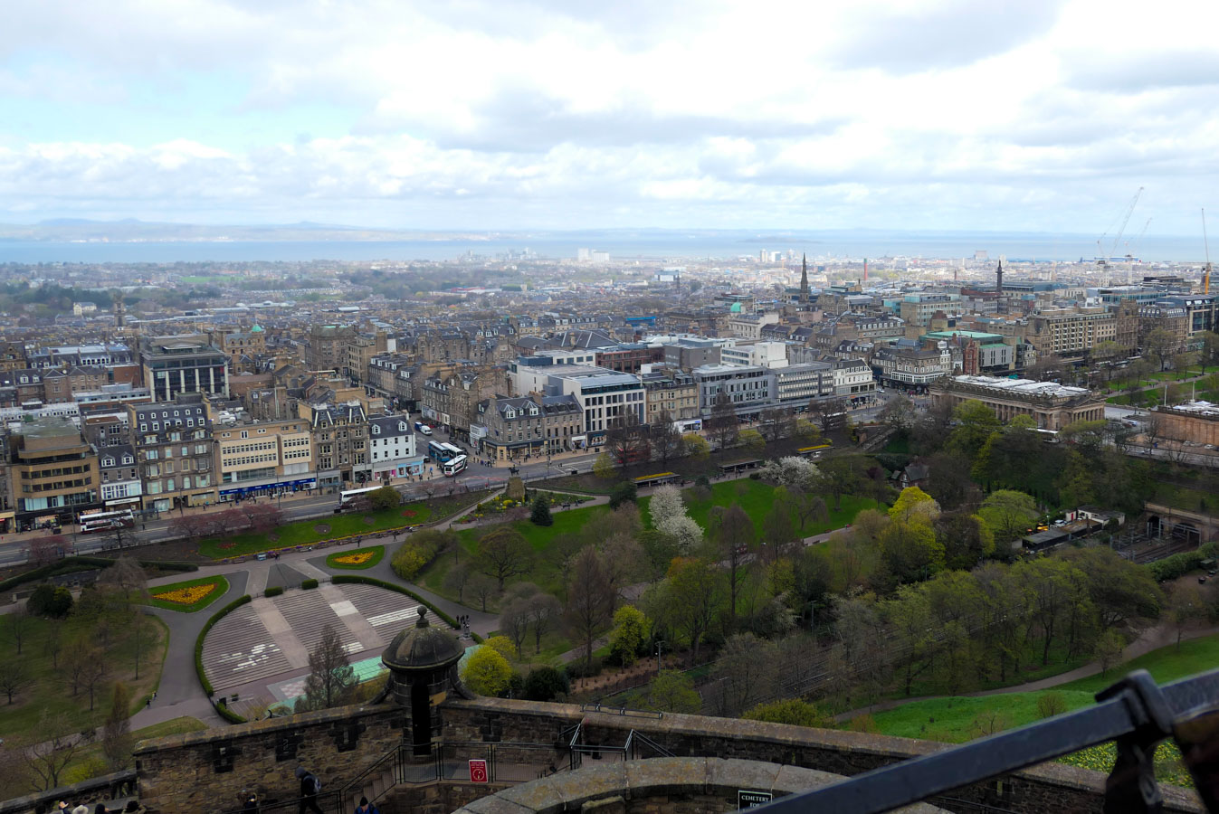 Scotland Castles + Palaces to Visit - Edinburgh Castle