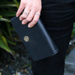 Tory Burch Robinson Review - Tory Burch Clutch #fashion #outfitideas #summer #toryburch #accessories #clutches #purses #handbags #fashionblog #fashionblogger