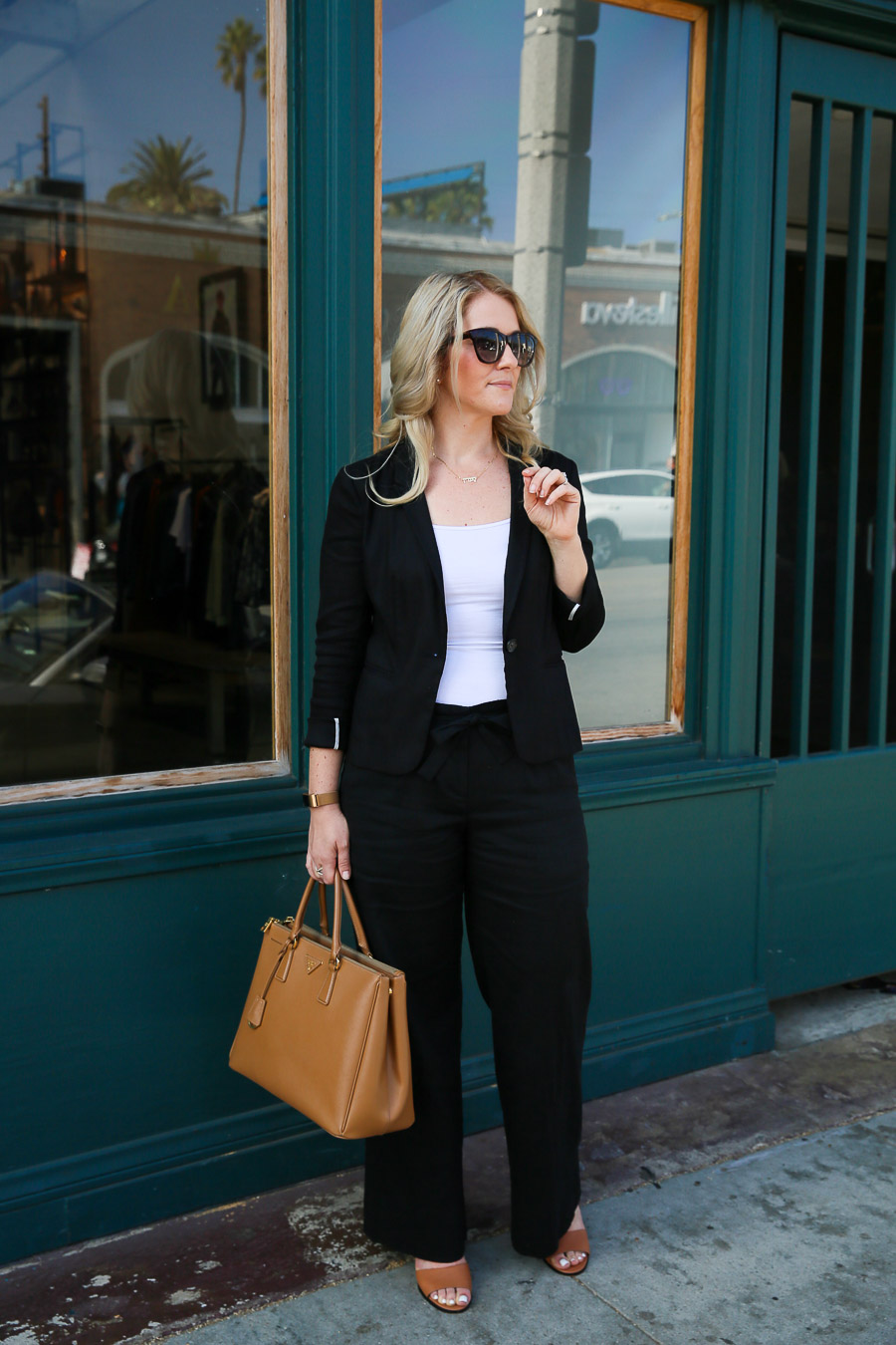 Black Wide Leg Pants Outfit for Work