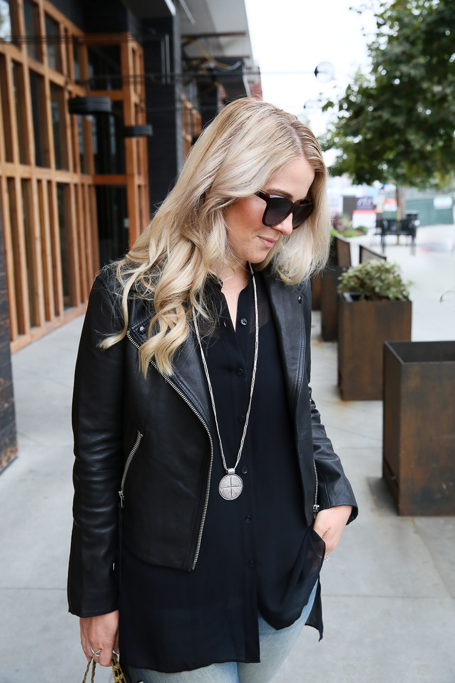 How to Wear Long Shirts w. Leather Jacket and Jeans - Leather Jacket Outfits