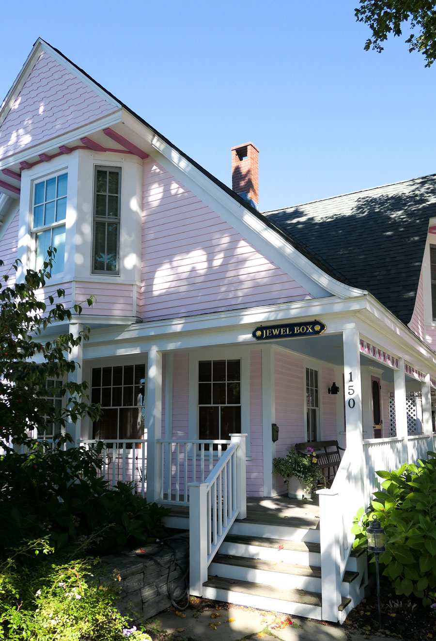 Peaks Island Travel Guide - What to Do in Maine