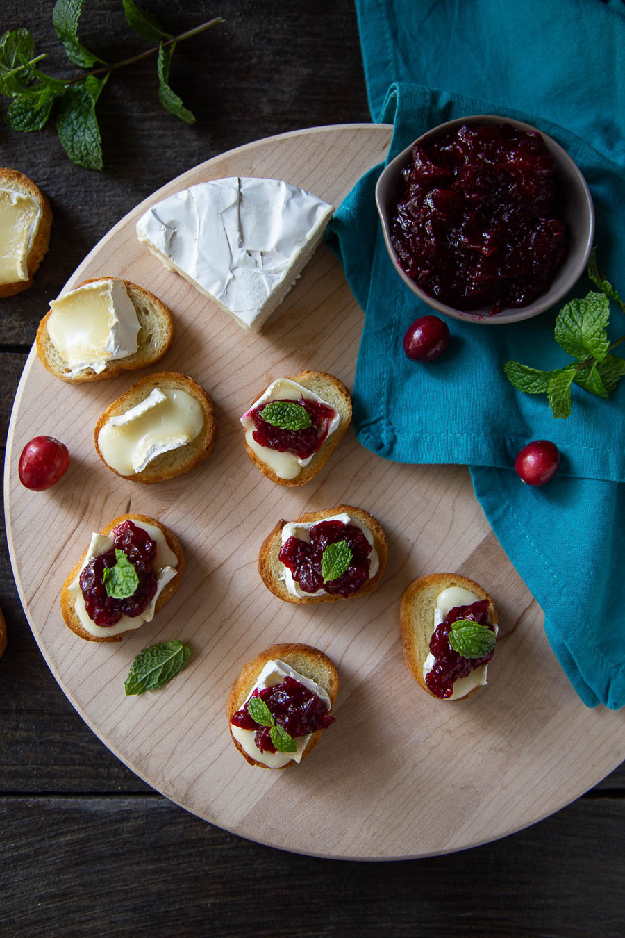 Brie Cranberry Appetizers - Crostini Thanksgiving Appetizer