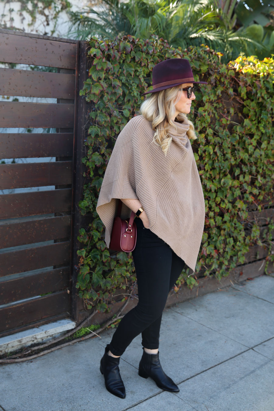 Poncho Sweater Outfit w. Jeans