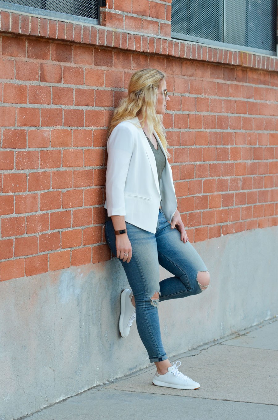 How to Wear a White Blazer - Outfit Ideas