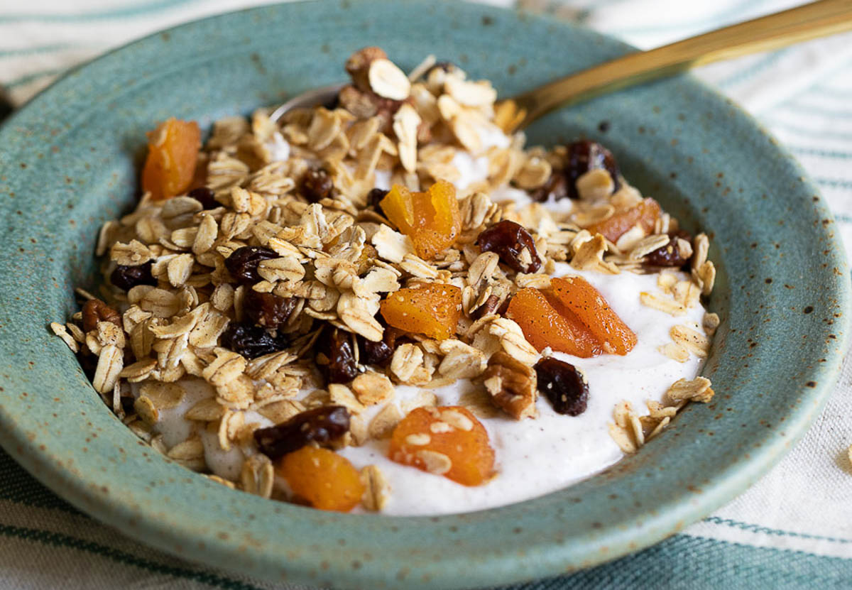 Toasted Muesli with Yogurt