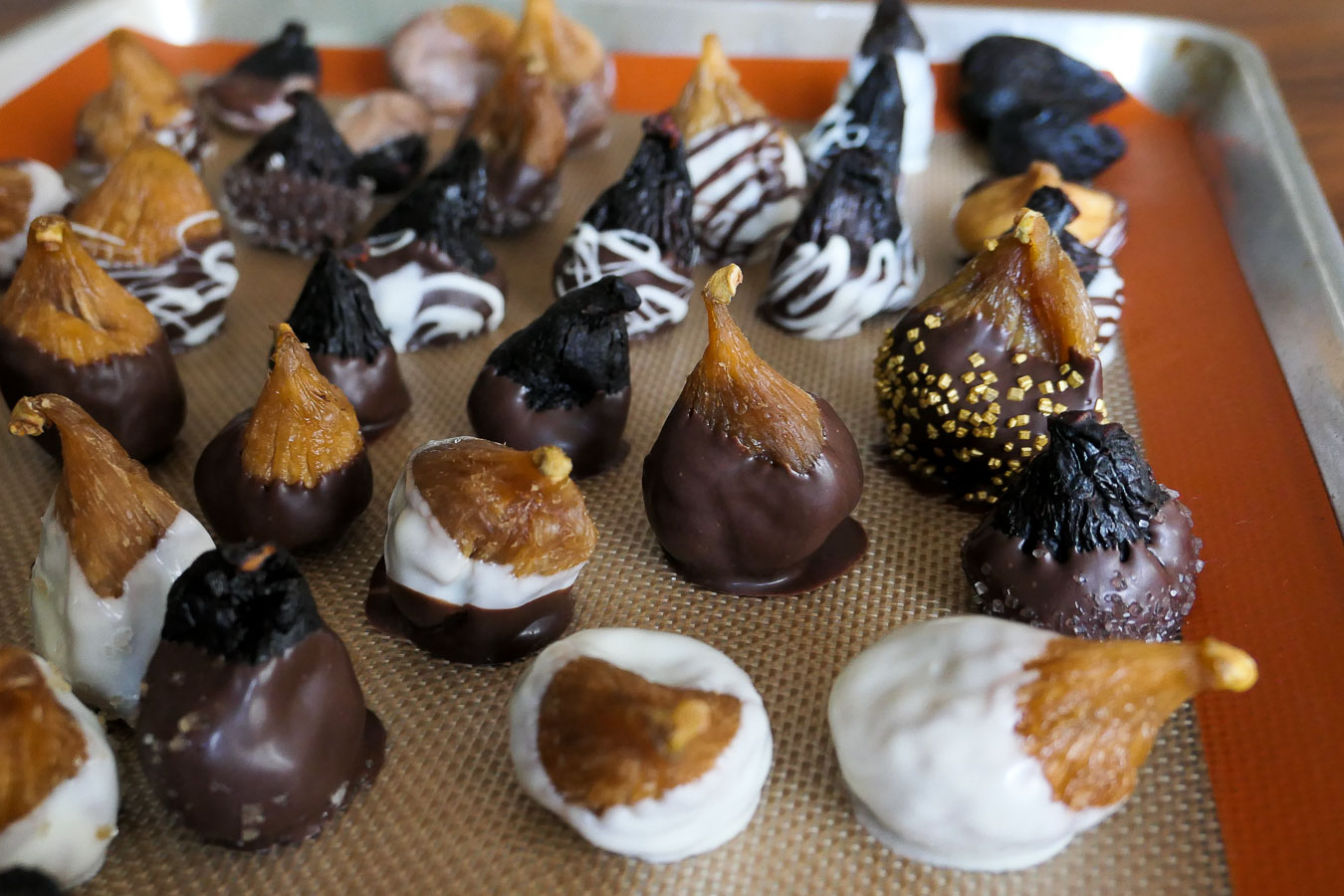 Chocolate Dipped Figs - Homemade Food Gift Ideas