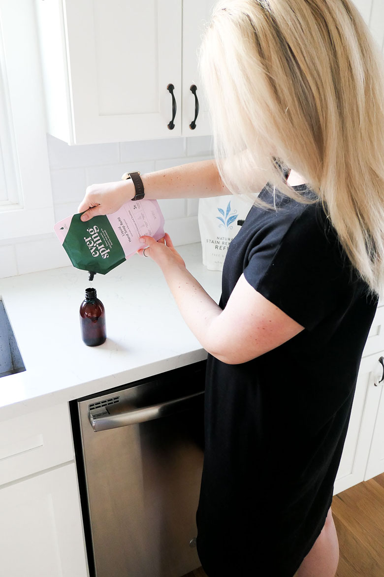 Sustainable Shopping with Refill Pouches