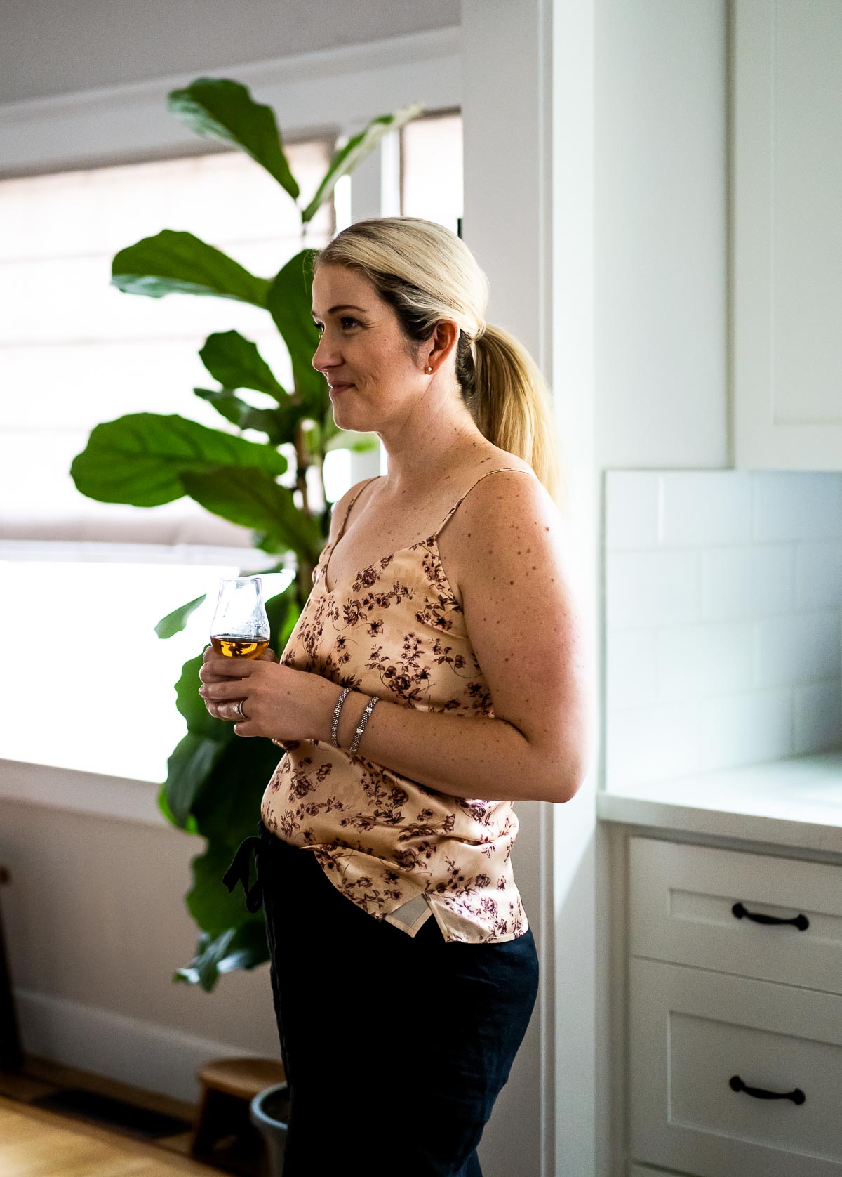 Linen Pants Outfit for Entertaining Guests