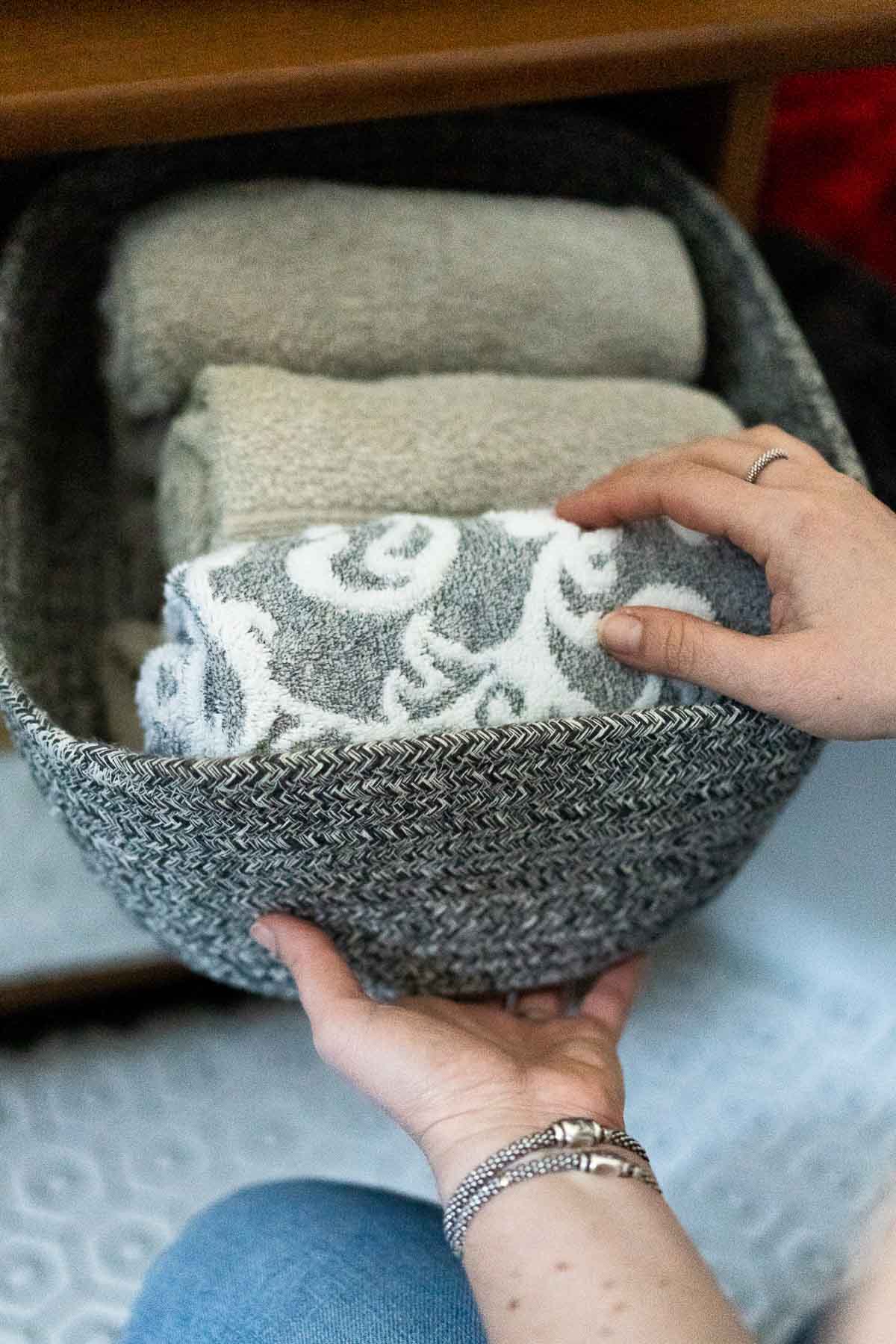Towel and blanket storage new arrivals