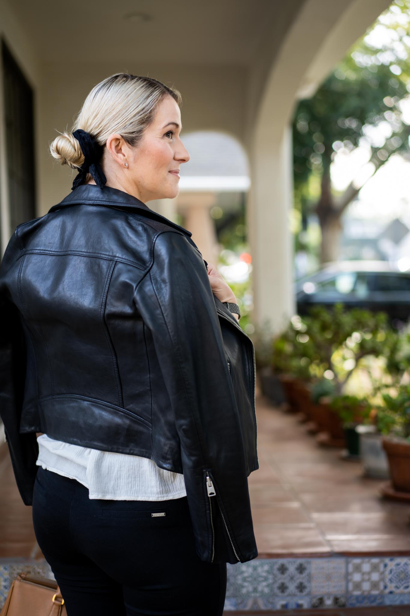 Minimalist Wardrobe - Luci wearing black leather jacket