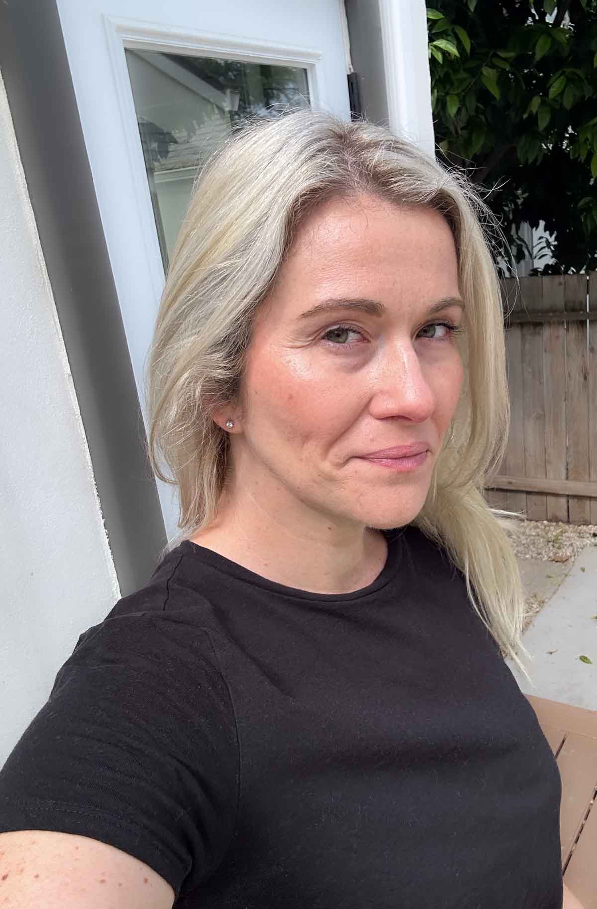 stop wearing foundation - selfie of Luci without foundation