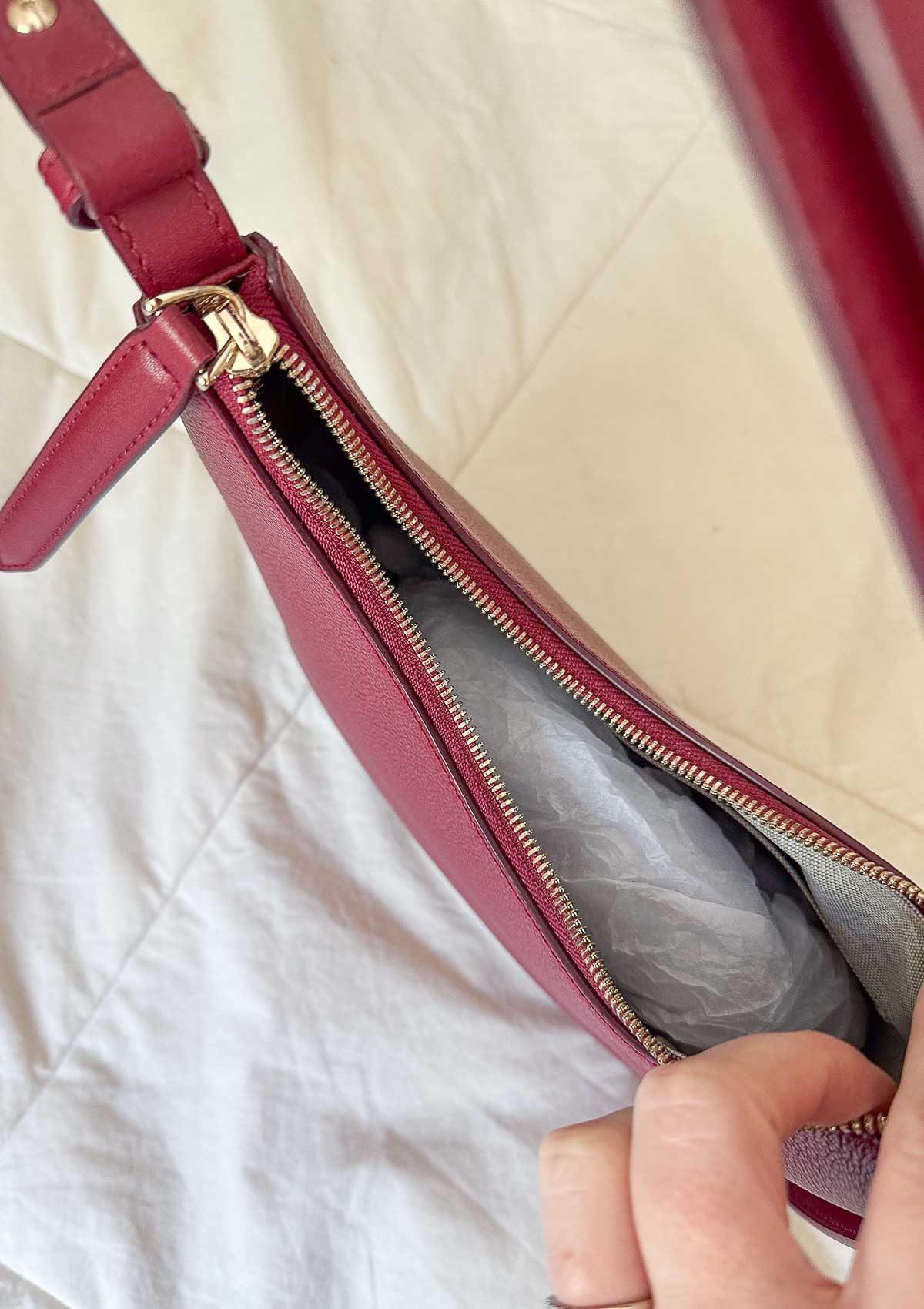 How to Store Purses - tissue Paper inside shoulder bag