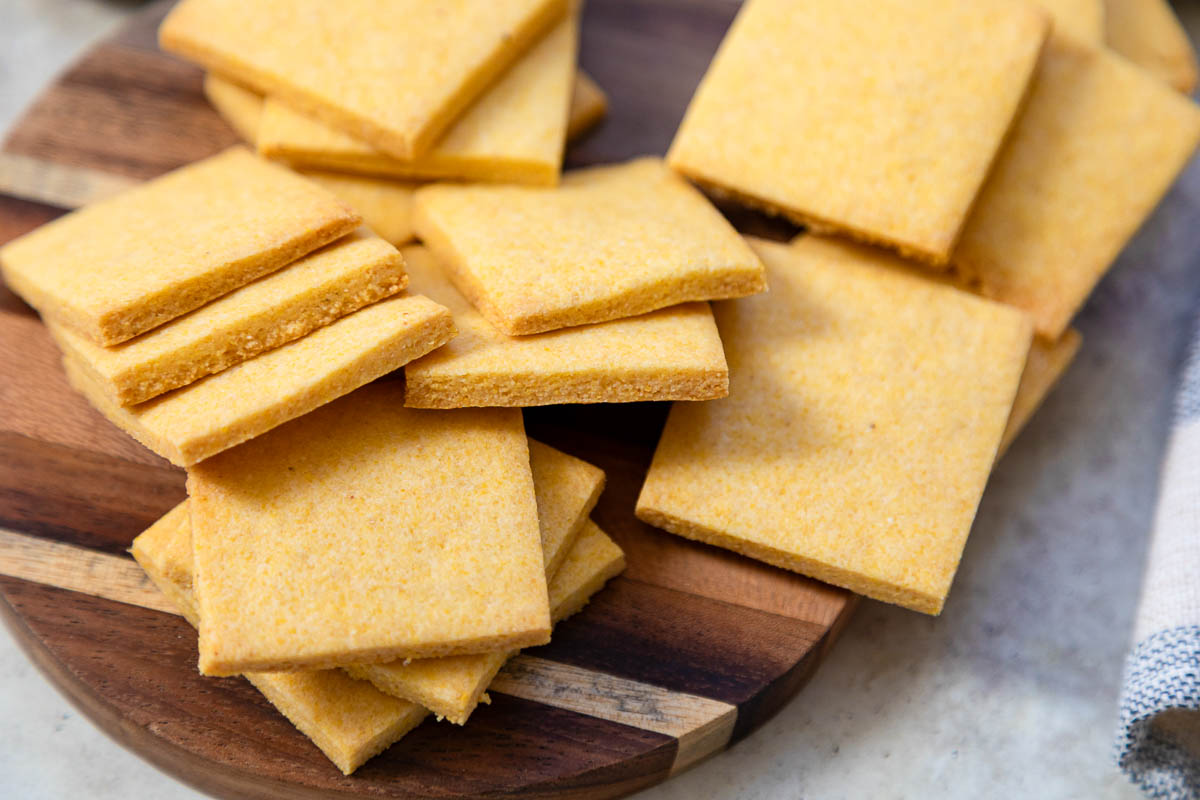 Cornbread Crackers Recipe with Cornmeal