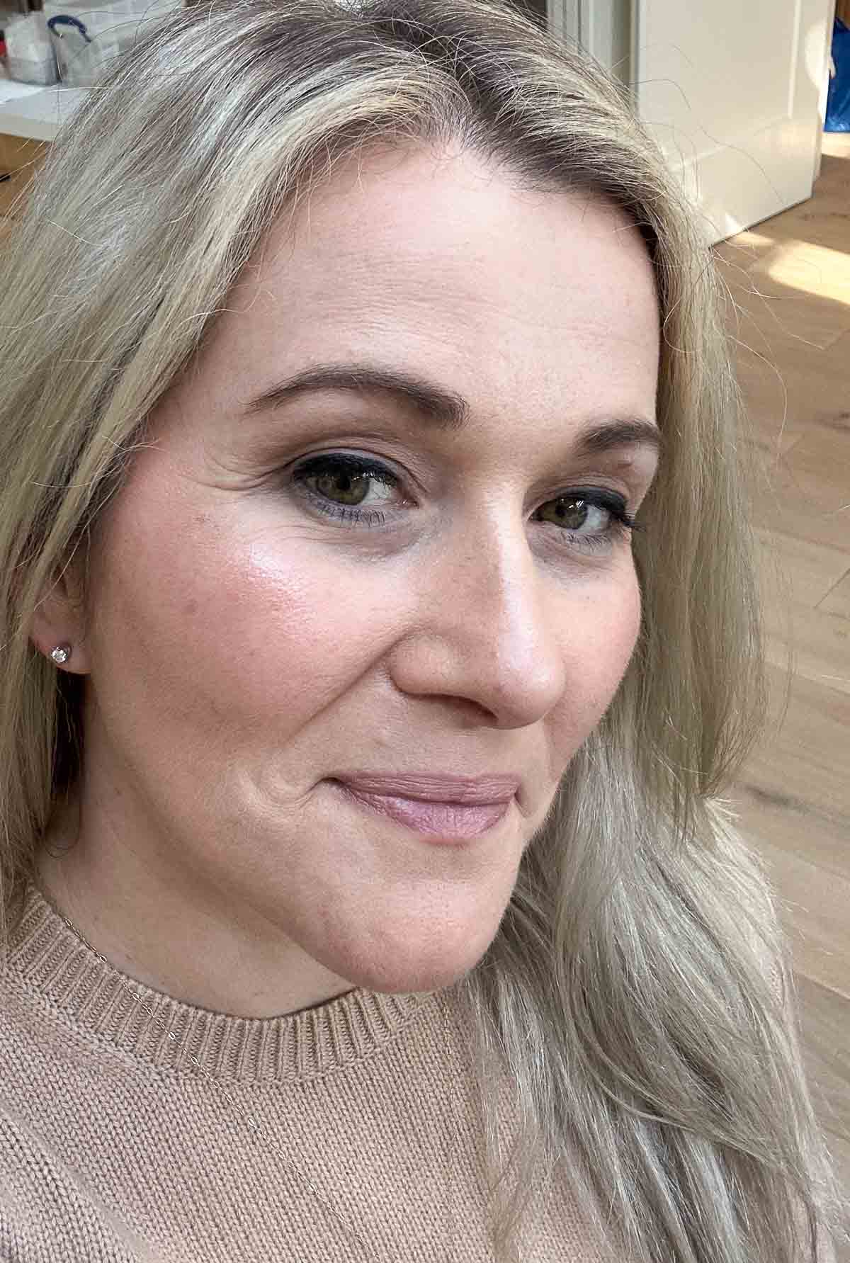 Crunchi Cosmetics Review - Eyeshadow bar and new highliner eye pencil review