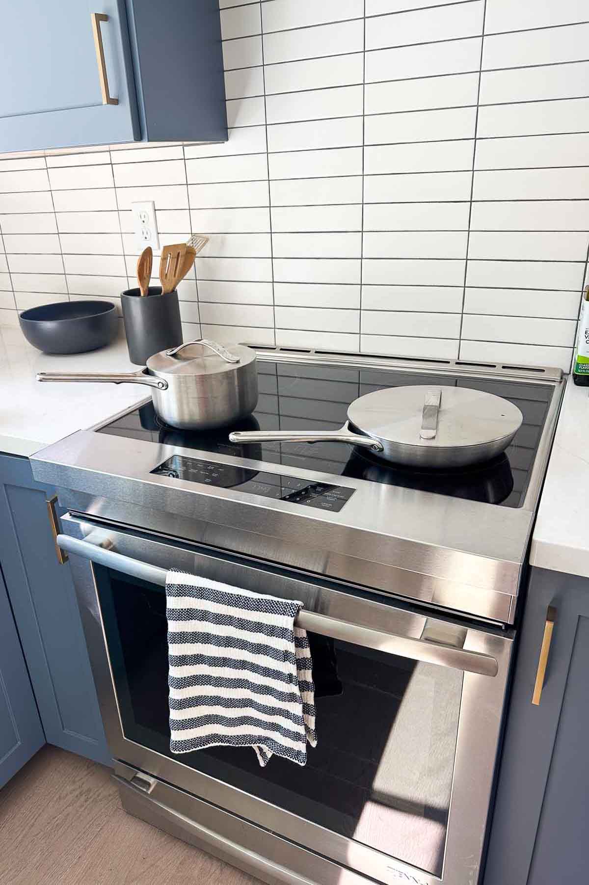 How Best to Clean a Stainless Steel Pan