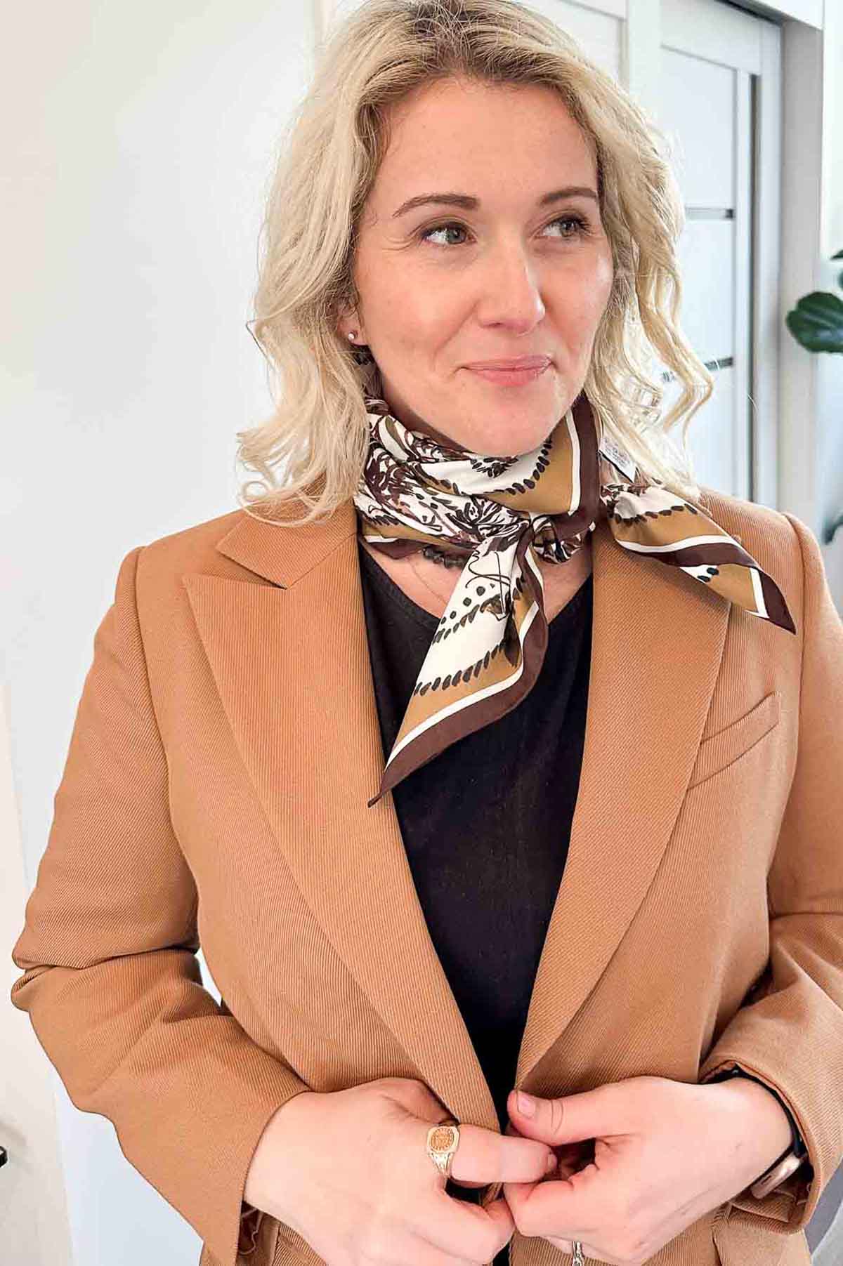 How to Wear Silk Scarves
