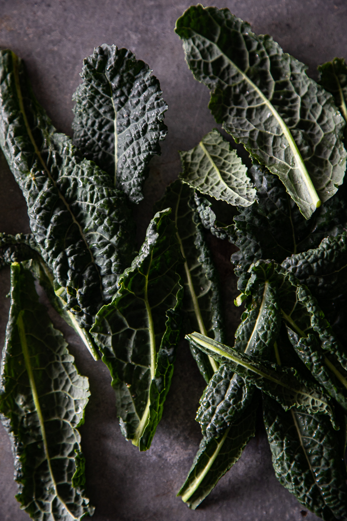 kale leaves on table